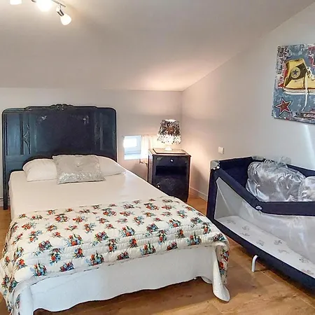 Cozy Home In Castelnau-Sur-Gupie בית נופש Castelnau-sur-Gupie