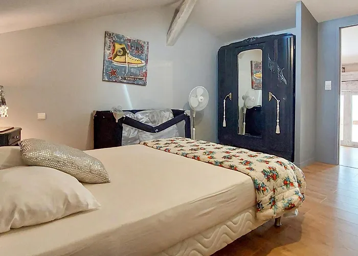 Lovely In * Castelnau-sur-Gupie